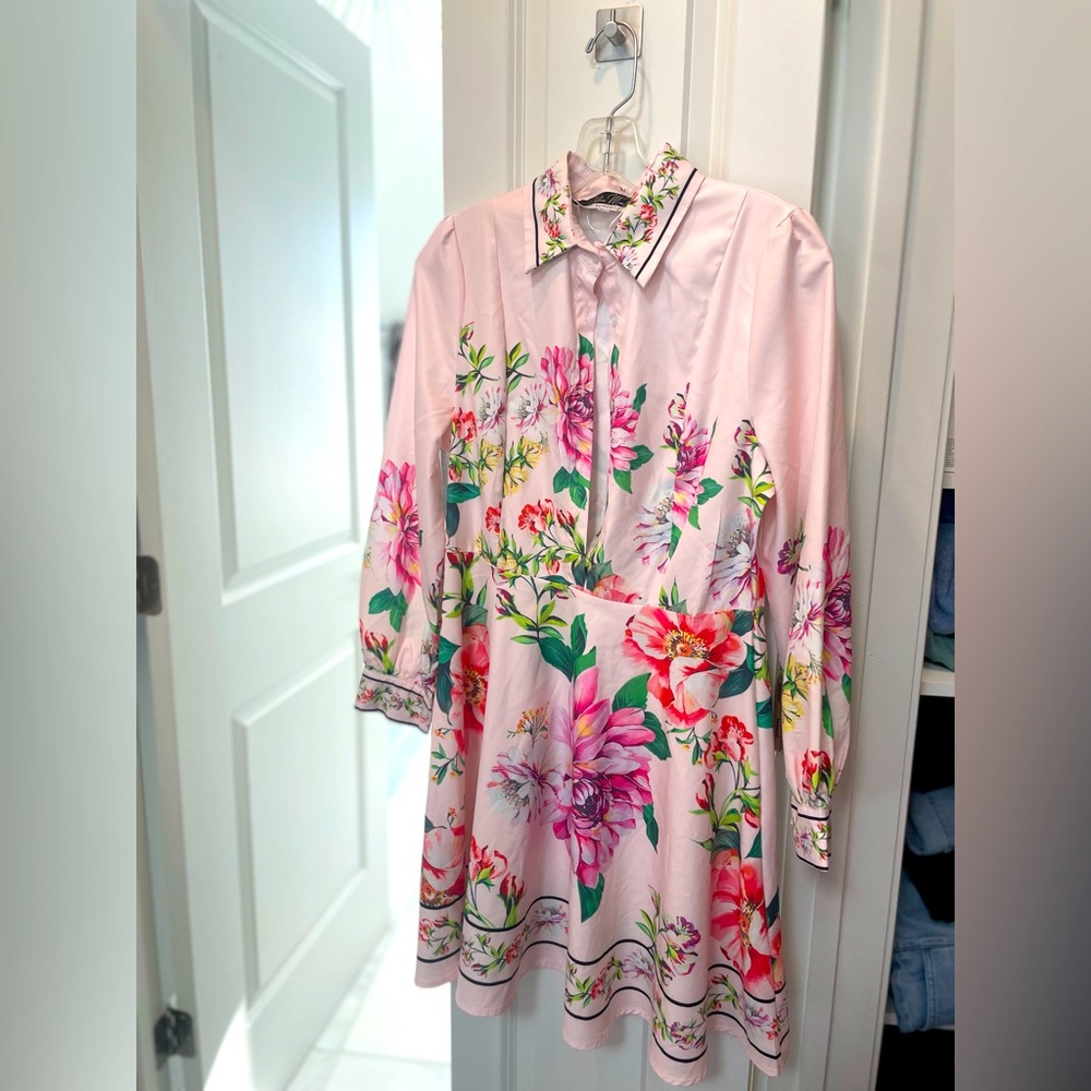 Floral short pink dress. Smart and flirty
